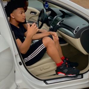 Meet your Posher, Aeneas